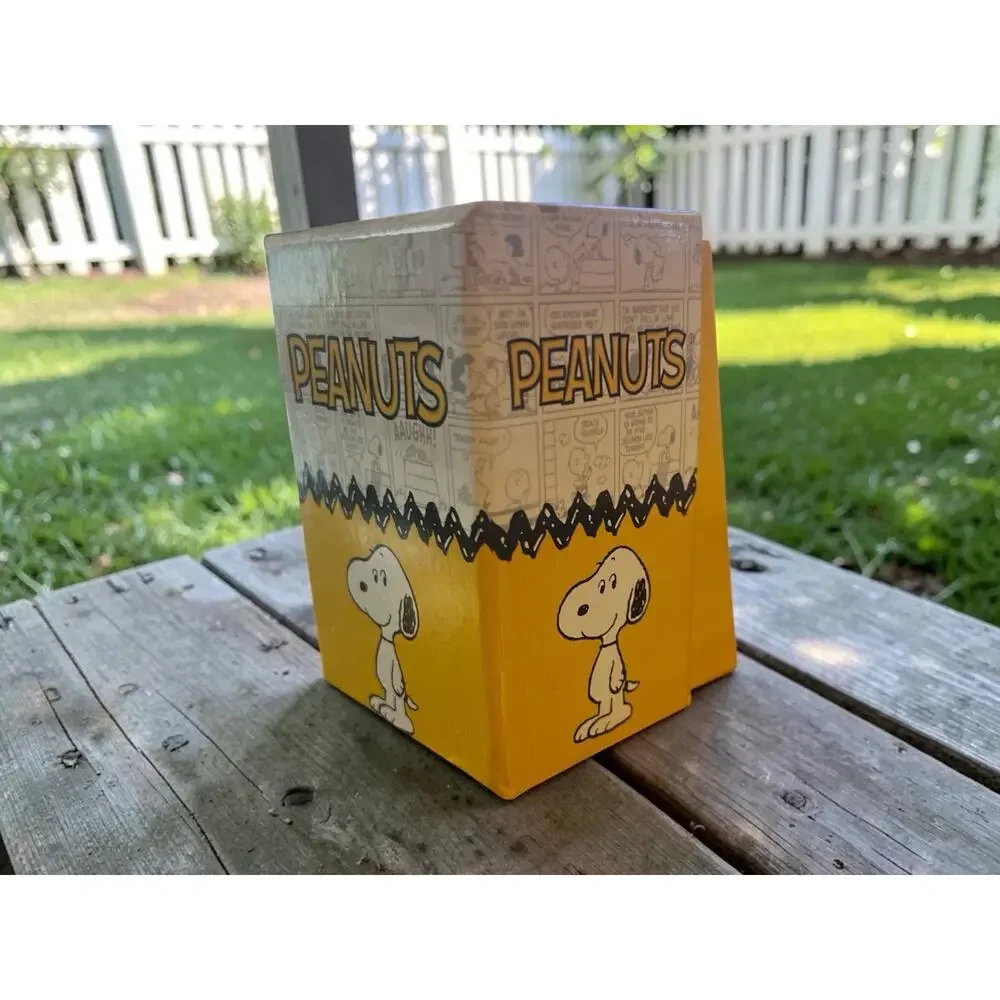Peanuts Snoopy Cracker Barrel Exclusive Watch Comic Strip Charlie Brown Linus